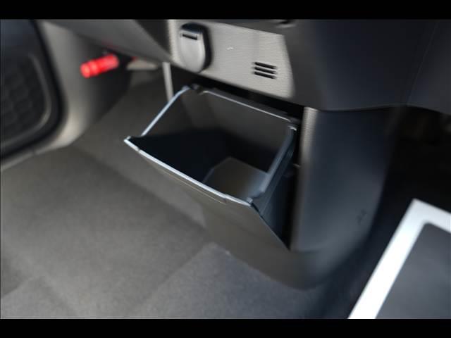 デリカミニ Ｇ　Ｐｒｅｍｉｕｍ　リミテッド　届出済未使用車（35枚目）