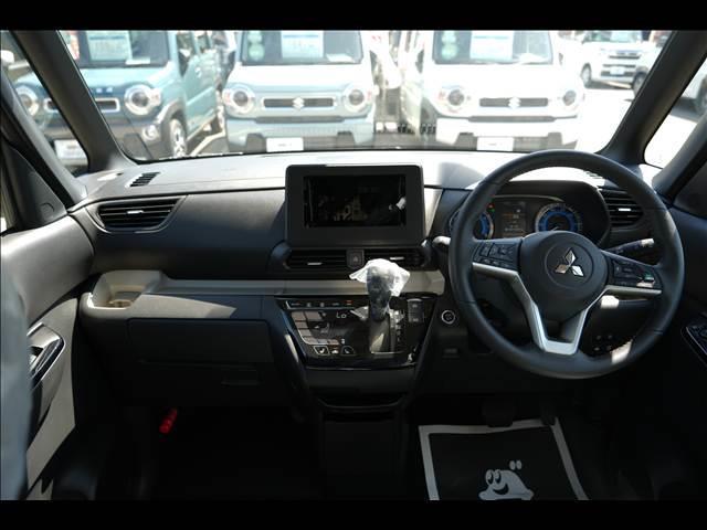 デリカミニ Ｇ　プレミアム　リミテッドエディション　届出済未使用車（9枚目）