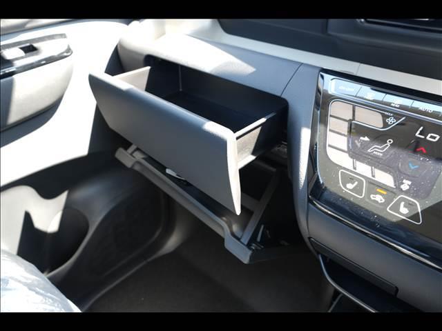 デリカミニ Ｇ　Ｐｒｅｍｉｕｍ　リミテッド　届出済未使用車（18枚目）