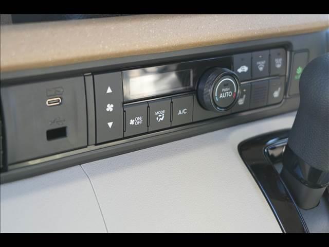 N-BOX ベースグレード 届出済未使用車(17枚目)