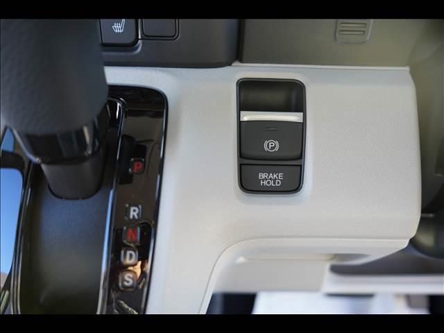 N-BOX ベースグレード 届出済未使用車(30枚目)