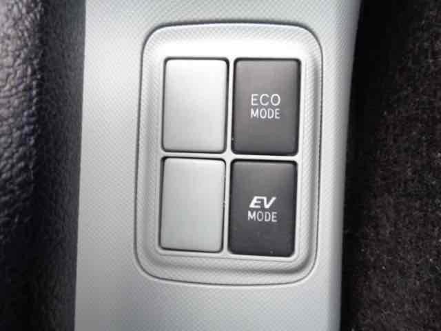 アクア Ｓ　ＥＴＣ　バックカメラ　ナビ　オートライト　スマートキー　アイドリングストップ　電動格納ミラー　ＣＶＴ　衝突安全ボディ　ＡＢＳ　ＥＳＣ　エアコン　パワーステアリング　パワーウィンドウ（9枚目）