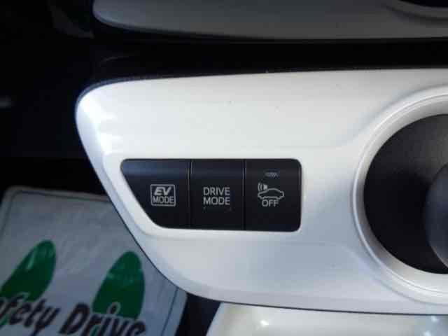 プリウス A 4WD ETC バックカメラ ナビ TV クリアランスソナー オートクルーズコントロール レーンアシスト 衝突被害軽減システム アルミホイール オートマチックハイビーム オートライト(11枚目)