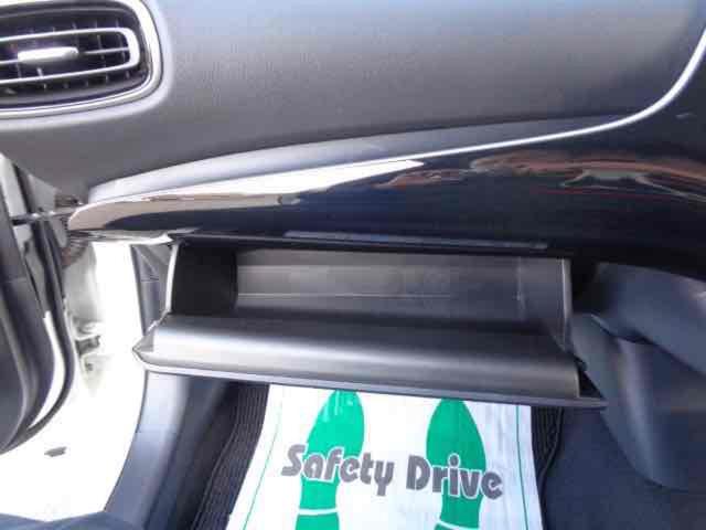 プリウス A 4WD ETC バックカメラ ナビ TV クリアランスソナー オートクルーズコントロール レーンアシスト 衝突被害軽減システム アルミホイール オートマチックハイビーム オートライト(53枚目)