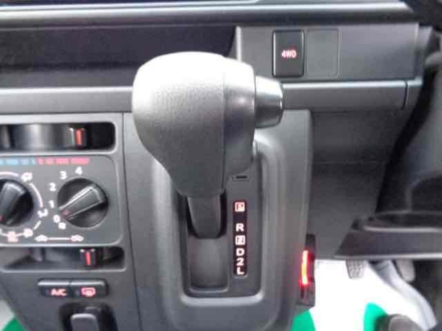 ハイゼットカーゴ クルーズＳＡＩＩＩ　４ＷＤ　軽バン　ＡＴ　衝突被害軽減システム　ＥＴＣ　ナビ　バックカメラ　両側スライドドア　キーレスエントリー　アイドリングストップ　電動格納ミラー　オートマチックハイビーム　ＥＳＣ　エアコン（10枚目）