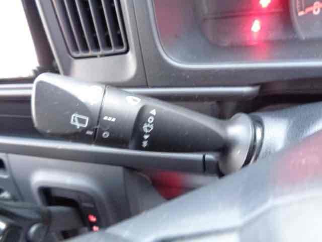 ハイゼットカーゴ クルーズＳＡＩＩＩ　４ＷＤ　軽バン　ＡＴ　衝突被害軽減システム　ＥＴＣ　ナビ　バックカメラ　両側スライドドア　キーレスエントリー　アイドリングストップ　電動格納ミラー　オートマチックハイビーム　ＥＳＣ　エアコン（13枚目）