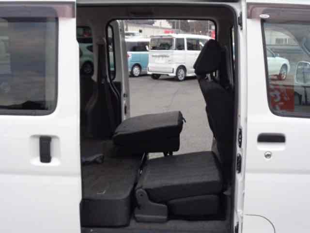 ハイゼットカーゴ クルーズＳＡＩＩＩ　４ＷＤ　軽バン　ＡＴ　衝突被害軽減システム　ＥＴＣ　ナビ　バックカメラ　両側スライドドア　キーレスエントリー　アイドリングストップ　電動格納ミラー　オートマチックハイビーム　ＥＳＣ　エアコン（32枚目）