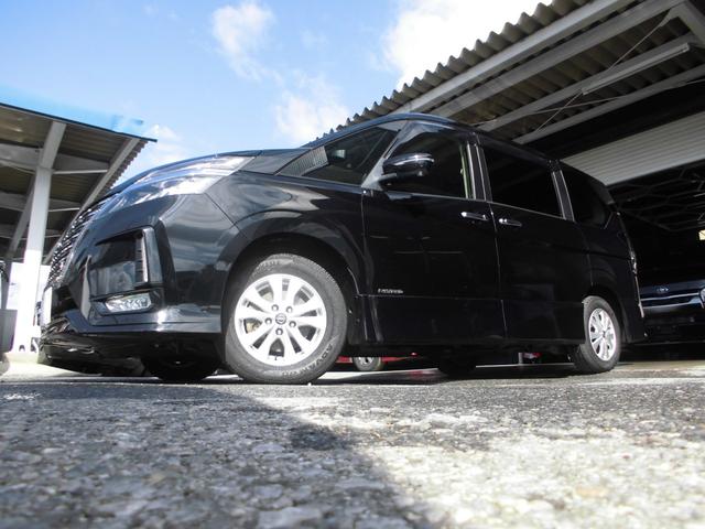 セレナ ハイウェイスターＶ　後期型　４ＷＤ　純正１０インチナビ＆フルセグテレビ＆ＤＶＤ＆Ｂｌｕｅｔｏｏｔｈ　後席フリップダウンモニター　アラウンドビューモニター　プロパイロット　両側パワースライドドア　ＬＥＤライト　スマートキー（2枚目）