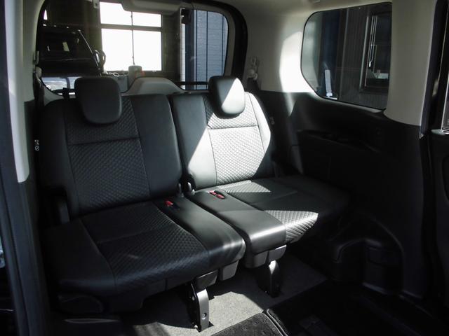 セレナ ハイウェイスターＶ　後期型　４ＷＤ　純正１０インチナビ＆フルセグテレビ＆ＤＶＤ＆Ｂｌｕｅｔｏｏｔｈ　後席フリップダウンモニター　アラウンドビューモニター　プロパイロット　両側パワースライドドア　ＬＥＤライト　スマートキー（9枚目）