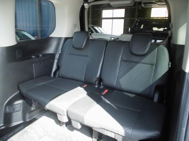 セレナ ハイウェイスターＶ　後期型　４ＷＤ　純正１０インチナビ＆フルセグテレビ＆ＤＶＤ＆Ｂｌｕｅｔｏｏｔｈ　後席フリップダウンモニター　アラウンドビューモニター　プロパイロット　両側パワースライドドア　ＬＥＤライト　スマートキー（14枚目）