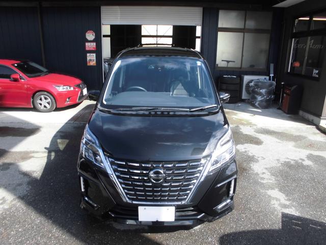 セレナ ハイウェイスターＶ　後期型　４ＷＤ　純正１０インチナビ＆フルセグテレビ＆ＤＶＤ＆Ｂｌｕｅｔｏｏｔｈ　後席フリップダウンモニター　アラウンドビューモニター　プロパイロット　両側パワースライドドア　ＬＥＤライト　スマートキー（16枚目）