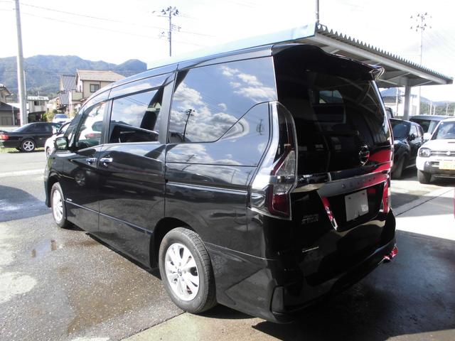 セレナ ハイウェイスターＶ　後期型　４ＷＤ　純正１０インチナビ＆フルセグテレビ＆ＤＶＤ＆Ｂｌｕｅｔｏｏｔｈ　後席フリップダウンモニター　アラウンドビューモニター　プロパイロット　両側パワースライドドア　ＬＥＤライト　スマートキー（20枚目）