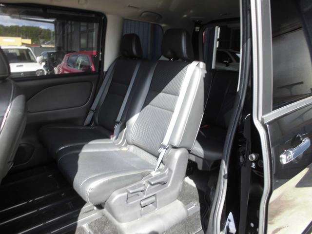 セレナ ハイウェイスターＶ　後期型　４ＷＤ　純正１０インチナビ＆フルセグテレビ＆ＤＶＤ＆Ｂｌｕｅｔｏｏｔｈ　後席フリップダウンモニター　アラウンドビューモニター　プロパイロット　両側パワースライドドア　ＬＥＤライト　スマートキー（41枚目）