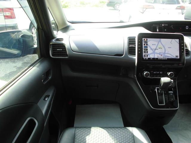 セレナ ハイウェイスターＶ　後期型　４ＷＤ　純正１０インチナビ＆フルセグテレビ＆ＤＶＤ＆Ｂｌｕｅｔｏｏｔｈ　後席フリップダウンモニター　アラウンドビューモニター　プロパイロット　両側パワースライドドア　ＬＥＤライト　スマートキー（72枚目）