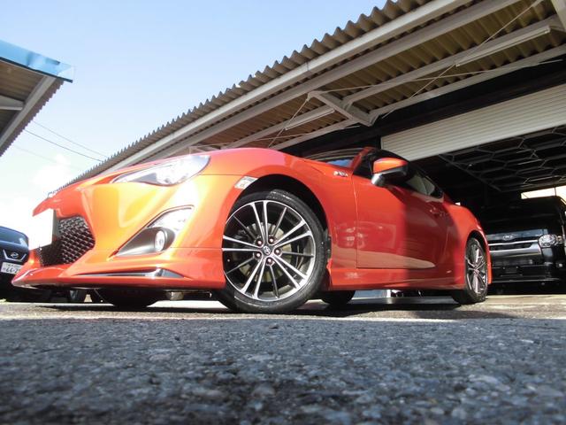 ８６ ＧＴリミテッド　モデリスタフルエアロ　リアスポイラー　純正ナビ＆フルセグテレビ＆ＤＶＤ＆Ｂｌｕｅｔｏｏｔｈ　バックカメラ　ＥＴＣ　キセノンライト　オートエアコン　ハーフレザーシート　シートヒーター　パドルシフト（3枚目）