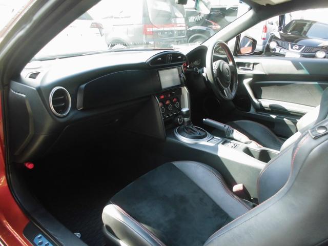 ８６ ＧＴリミテッド　モデリスタフルエアロ　リアスポイラー　純正ナビ＆フルセグテレビ＆ＤＶＤ＆Ｂｌｕｅｔｏｏｔｈ　バックカメラ　ＥＴＣ　キセノンライト　オートエアコン　ハーフレザーシート　シートヒーター　パドルシフト（9枚目）