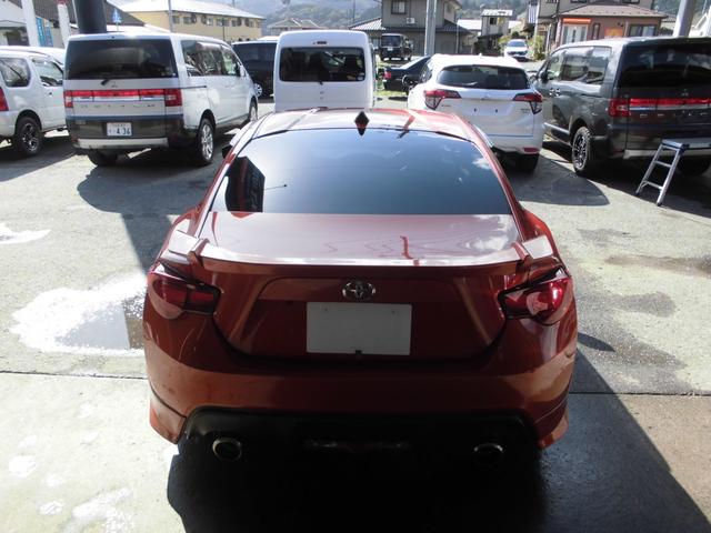 ８６ ＧＴリミテッド　モデリスタフルエアロ　リアスポイラー　純正ナビ＆フルセグテレビ＆ＤＶＤ＆Ｂｌｕｅｔｏｏｔｈ　バックカメラ　ＥＴＣ　キセノンライト　オートエアコン　ハーフレザーシート　シートヒーター　パドルシフト（19枚目）