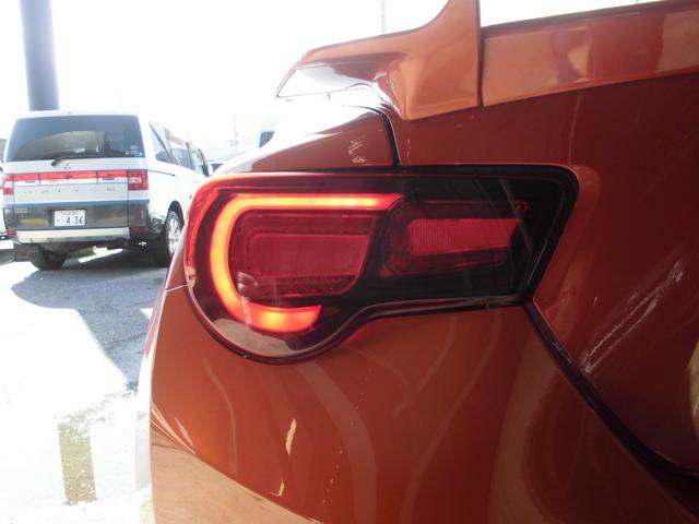 ８６ ＧＴリミテッド　モデリスタフルエアロ　リアスポイラー　純正ナビ＆フルセグテレビ＆ＤＶＤ＆Ｂｌｕｅｔｏｏｔｈ　バックカメラ　ＥＴＣ　キセノンライト　オートエアコン　ハーフレザーシート　シートヒーター　パドルシフト（41枚目）