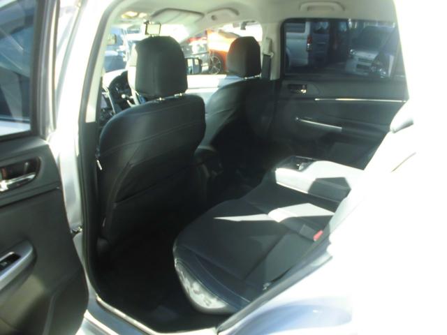 レヴォーグ 1.6GTアイサイト 4WD ターボ 純正ナビ&フルセグテレビ&DVD&Bluetooth ETC 黒本革シート シートヒーター メモリー付きパワーシート LEDヘッドライト 社外17インチアルミ 追従クルーズコントロール(11枚目)