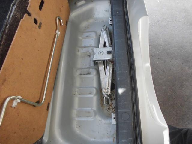 ジムニー ＸＧ　スイッチ切替式４ＷＤ　インタークーラーターボ　フロア５速　エアコン　パワステ　キーレス　パワーウィンドウ　タイミングチェーン（39枚目）