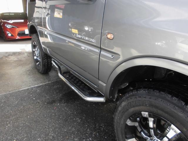 ジムニー ワイルドウインド 社外ナビ&フルセグテレビ&DVD&Bluetooth ETC シートヒーター 2インチリフトアップ 社外アルミホイール 社外マフラー 前後ショートバンパー 社外ヘッドライト LEDテール キーレス(23枚目)