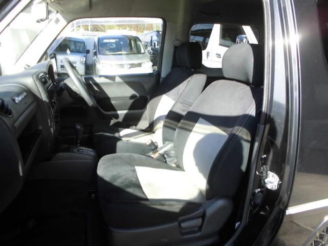 ジムニー ワイルドウインド　特別仕様車　６型　切替式４ＷＤ　オートマ　２インチリフトアップ　社外１６インチアルミホイール＆マッドタイヤ　社外Ｂｌｕｅｔｏｏｔｈ機能付きオーディオ　ルーフレール　シートヒーター　車検令和９年７月（10枚目）