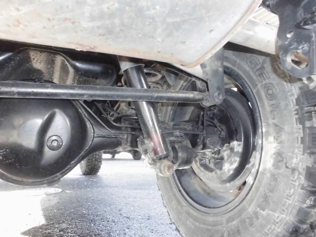 ジムニー ワイルドウインド　特別仕様車　６型　切替式４ＷＤ　オートマ　２インチリフトアップ　社外１６インチアルミホイール＆マッドタイヤ　社外Ｂｌｕｅｔｏｏｔｈ機能付きオーディオ　ルーフレール　シートヒーター　車検令和９年７月（78枚目）