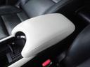 人気カラーのホワイトパール!オールシーズン大活躍な4WD!通勤やレジャーなど用途いろいろ使える一台!燃費の良いハイブリットカー!上級グレードで装備充実しております!内外装状態良好です!まだまだ走ります