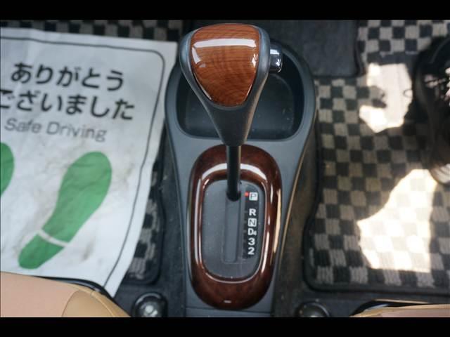 ミラジーノ プレミアムＸ　純正オーディオ　ＭＯＭＯステアリング　ハーフレザーシート　電動格納ミラー　フォグランプ　リモコンキー　社外フロアマット　純正１４インチアルミホイール（23枚目）