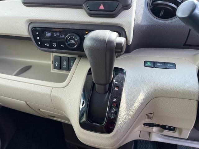 N-BOX G・Lホンダセンシング 純正メモリナビ ETC 両側電動スライド 衝突軽減 横滑り防止装置 プッシュスタート ドライブレコーダー オートエアコン LEDヘッドライト 純正ホイール クルーズコントロール 車線維持支援システム(26枚目)