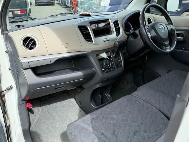 フレア XS 社外CDオーディオ ETC オートエアコン ドアバイザー 純正アルミホイール ウィンカーミラー エアバック 革巻きハンドル スマートキー シガーソケット チルトステアリング プッシュスタート(45枚目)