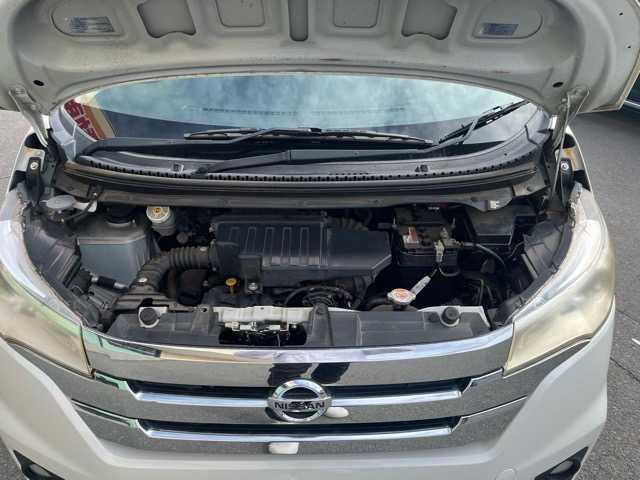 デイズ ハイウェイスターＸ　Ｖセレクション＋セーフティＩＩ　衝突軽減　純正ナビ　横滑防止　バックカメラ　ディスチャージヘッドランプ　フォグランプ　純正アルミホイール　ウィンカーミラー　オートエアコン　革巻きハンドル　プッシュスタート　アイドリングストップ（14枚目）