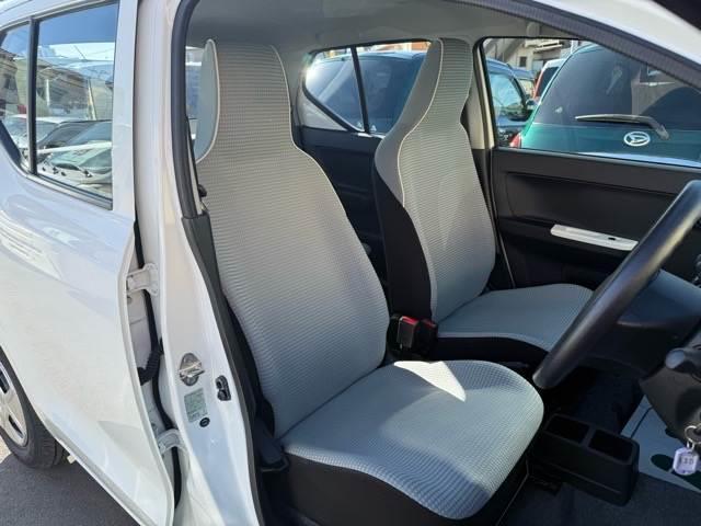 アルト Ｌ　衝突軽減　社外ＳＤナビ　シートヒータ　横滑防止　純正スチールホイール　シガーソケット　コーナーセンサー　レベライザー　アイドリングストップ　マニュアルエアコン　パワーステアリング　パワーウィンドウ（7枚目）