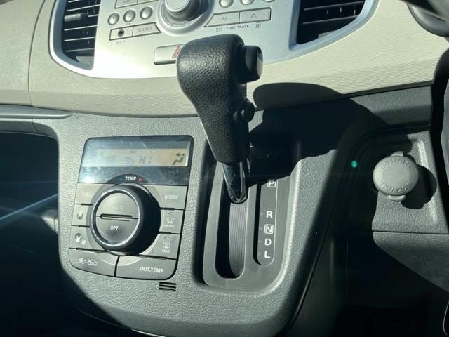 ワゴンＲ ＦＸ　純正ＣＤオーディオ　シ－トヒ－ター　キーレス　純正スチールホイール　レベライザー　オートエアコン　シガーソケット　パワーウィンドウ　パワーステアリング（22枚目）