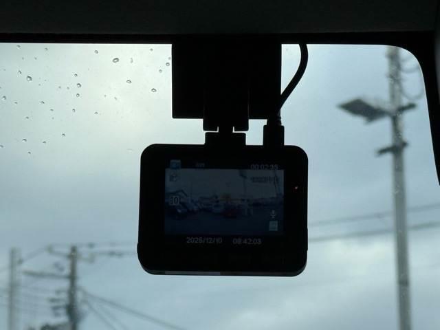 スペーシアカスタム ハイブリッドＸＳ　社外メモリナビ　スライドドア　シートヒーター　アイドリングストップ　プッシュスタート　スマートキー　横滑り防止　ＬＥＤヘッドライト　　フォグランプ　オートライト　オートエアコン　純正アルミホイール（4枚目）