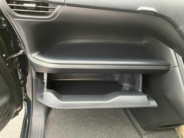 ヴォクシー Ｘ　４ＷＤ　純正ナビ　バックカメラ　ＥＴＣ　ドライブレコーダー　左側パワースライドドア　ＬＥＤライト　オートライト　オートハイビーム　レーンキープアシスト　ワイパーデアイサー（64枚目）