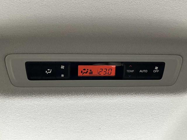 ヴォクシー Ｘ　４ＷＤ　純正ナビ　バックカメラ　ＥＴＣ　ドライブレコーダー　左側パワースライドドア　ＬＥＤライト　オートライト　オートハイビーム　レーンキープアシスト　ワイパーデアイサー（66枚目）