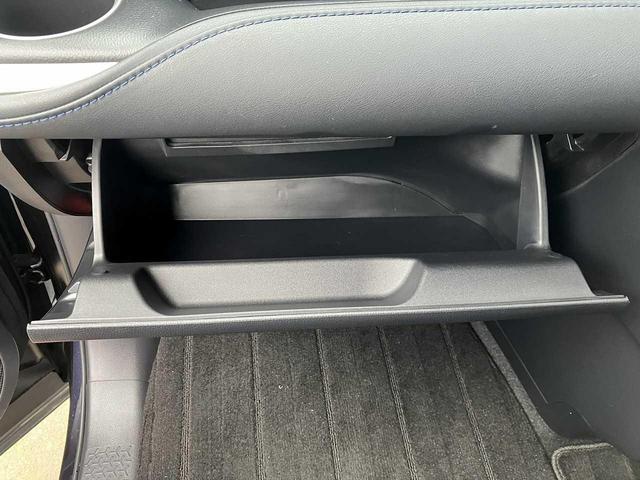 ヴォクシー S-Z ETC バックカメラ Bluetooth接続 左右パワースライドドア 電動リアゲート ユニバーサルステップ 寒冷地仕様 シートヒーター ワイパーデアイサー 4WD 禁煙車 DVD再生(76枚目)