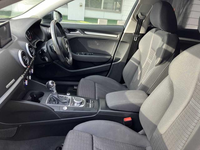 Ａ３ スポーツバック１．８ＴＦＳＩクワトロ　４ＷＤ　ＥＴＣ　バックカメラ　アダプティブクルーズコントロール機能　クリアランスソナー　パドルシフト　オートデュアルエアコン　ヘッドライトウォッシャー　ドライブセレクト　　ミラーヒーター　ＣＤ（67枚目）