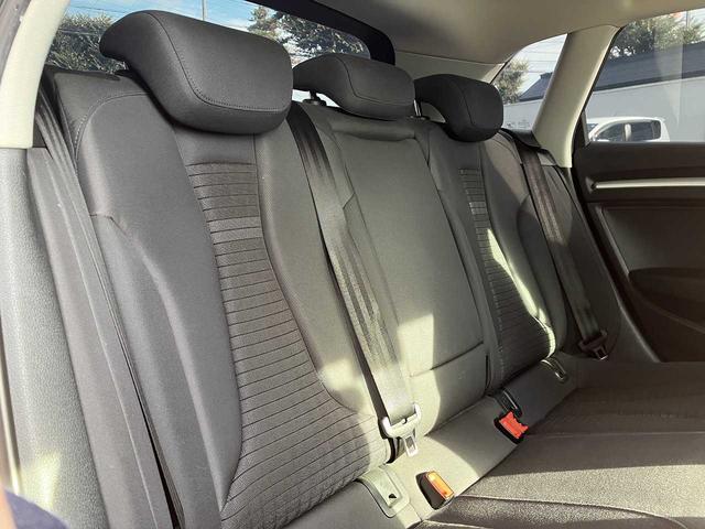 Ａ３ スポーツバック１．８ＴＦＳＩクワトロ　４ＷＤ　ＥＴＣ　バックカメラ　アダプティブクルーズコントロール機能　クリアランスソナー　パドルシフト　オートデュアルエアコン　ヘッドライトウォッシャー　ドライブセレクト　　ミラーヒーター　ＣＤ（68枚目）