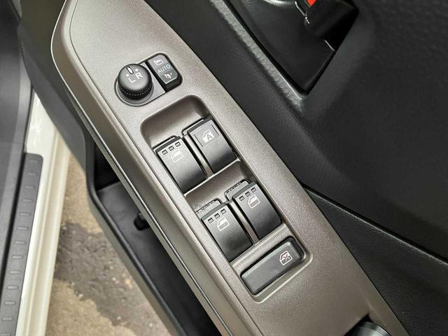 ルーミー G 4WD ETC 前後ドライブレコーダー バックカメラ 左右パワースライドドア プリクラッシュセーフティ 横滑り防止機能 ワイパーデアイサー TVフルセグ Bluetooth接続 CD DVD再生(62枚目)