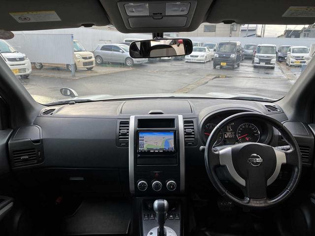 エクストレイル ２０Ｘｔ　４ＷＤ　４ＷＤ　ＭＯＤＥスイッチ　前後シートヒーター　ヒルディセントコントロール　横滑り防止機能　オートライト　ナビＭＰ３１１Ｄ－Ａ　ＴＶフルセグ　Ｂｌｕｅｔｏｏｔｈ接続　ＣＤ　ＤＶＤ再生（2枚目）