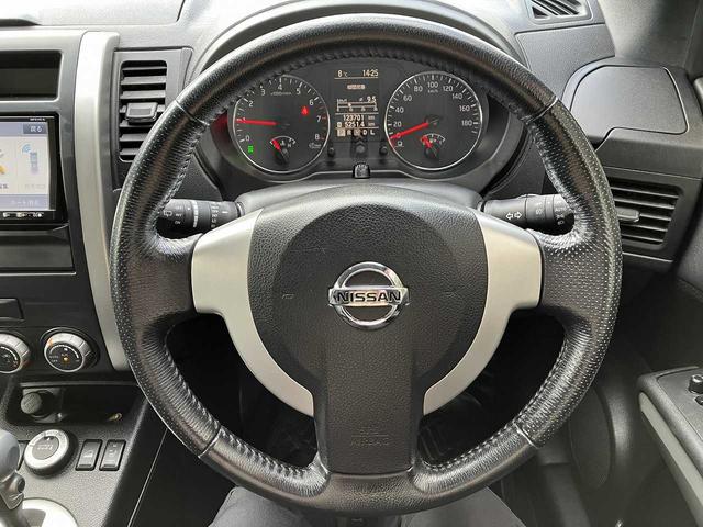 エクストレイル ２０Ｘｔ　４ＷＤ　４ＷＤ　ＭＯＤＥスイッチ　前後シートヒーター　ヒルディセントコントロール　横滑り防止機能　オートライト　ナビＭＰ３１１Ｄ－Ａ　ＴＶフルセグ　Ｂｌｕｅｔｏｏｔｈ接続　ＣＤ　ＤＶＤ再生（40枚目）