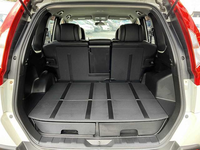 エクストレイル ２０Ｘｔ　４ＷＤ　４ＷＤ　ＭＯＤＥスイッチ　前後シートヒーター　ヒルディセントコントロール　横滑り防止機能　オートライト　ナビＭＰ３１１Ｄ－Ａ　ＴＶフルセグ　Ｂｌｕｅｔｏｏｔｈ接続　ＣＤ　ＤＶＤ再生（58枚目）