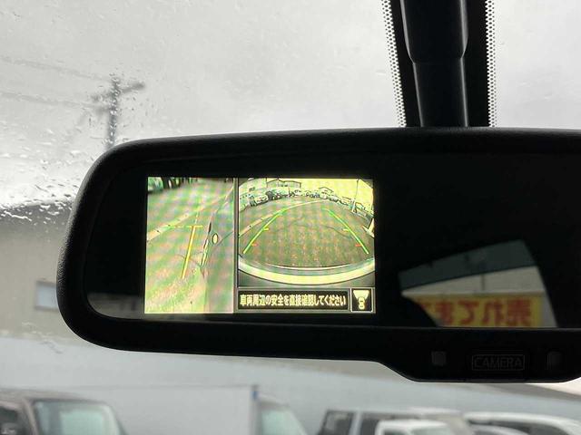 整備は安心の提携工場にて行います。とくに当店はディーラー水準での納車前整備を心がけており、お客様に信頼いただけるよう納車説明などは資料を活用してご説明させていただいております。追加料金はございません。