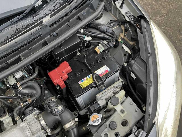 整備は安心の提携工場にて行います。とくに当店はディーラー水準での納車前整備を心がけており、お客様に信頼いただけるよう納車説明などは資料を活用してご説明させていただいております。追加料金はございません。