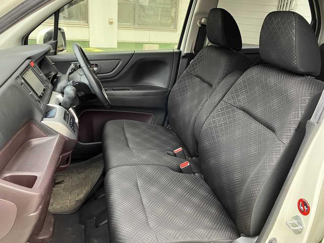 整備は安心の提携工場にて行います。とくに当店はディーラー水準での納車前整備を心がけており、お客様に信頼いただけるよう納車説明などは資料を活用してご説明させていただいております。追加料金はございません。