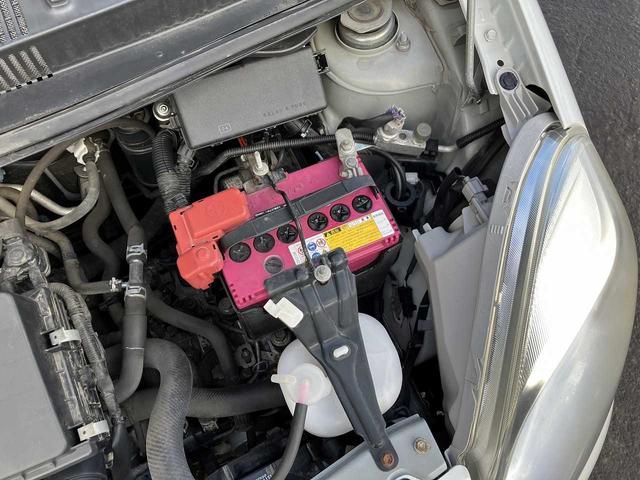 パッソ Ｘ　Ｌパッケージ　４ＷＤ　ＥＴＣ　横滑り防止機能　ワイパーデアイサー　バックカメラ　電動格納ミラー　ナビＡＶＩＣ－ＲＷ７１０　ＴＶフルセグ　ＣＤ　ＤＶＤ再生（29枚目）