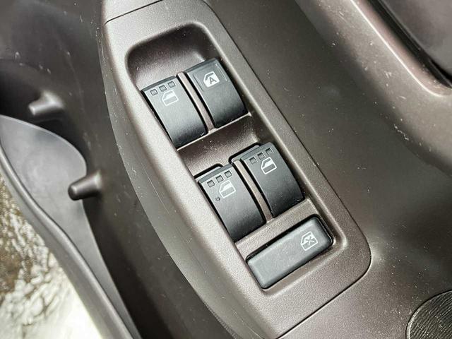 パッソ Ｘ　Ｌパッケージ　４ＷＤ　ＥＴＣ　横滑り防止機能　ワイパーデアイサー　バックカメラ　電動格納ミラー　ナビＡＶＩＣ－ＲＷ７１０　ＴＶフルセグ　ＣＤ　ＤＶＤ再生（56枚目）