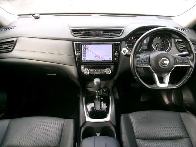 エクストレイル ２．０　２０Ｘｉ　２列車　４ＷＤ　純正９型ナビ　全方位カメラ（4枚目）
